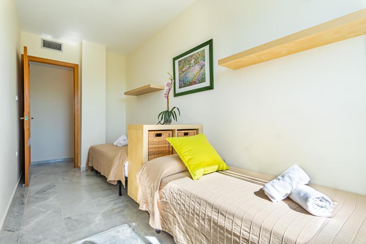 Sun & Sand Beach Apartment Марбеля Екстериор снимка
